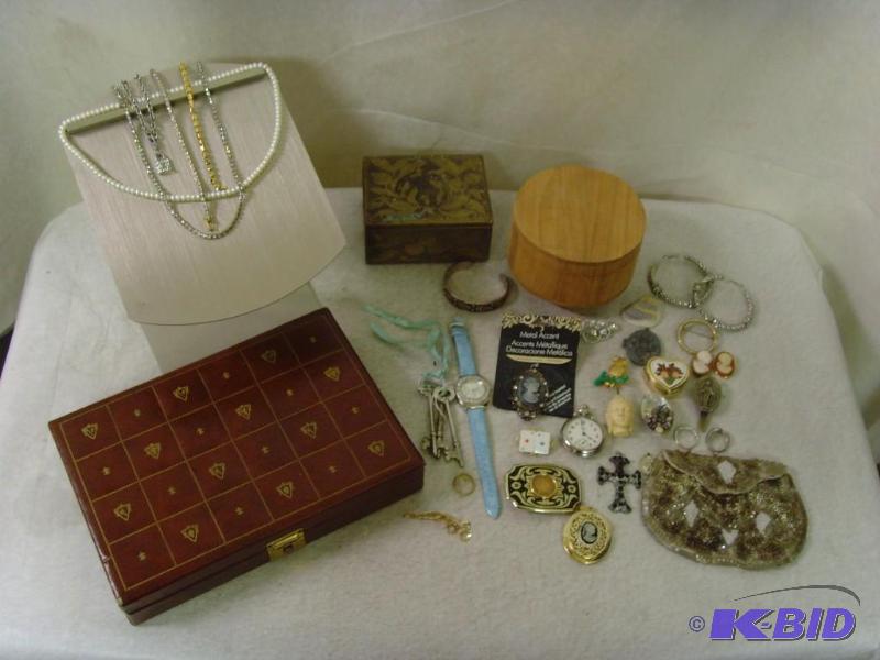 lot 27 image: Jewelry Collection Items