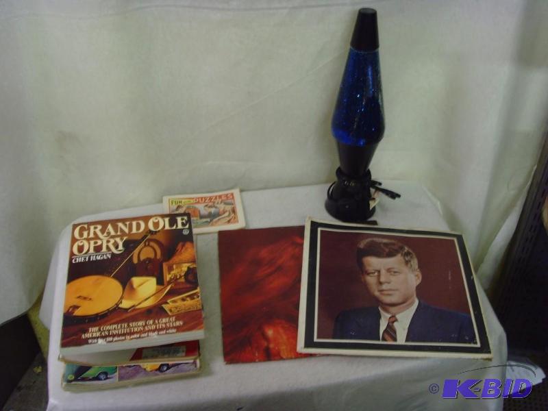 lot 39 image: Vintage 60s items