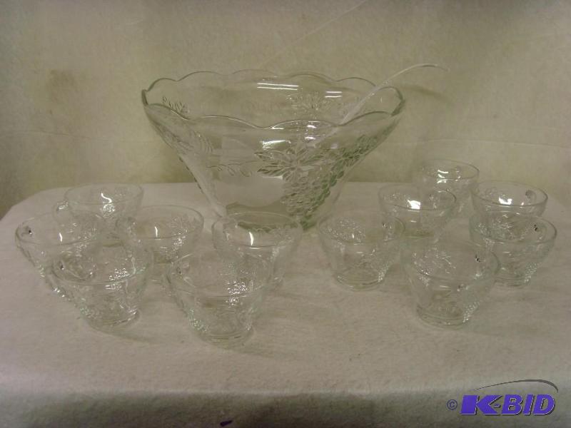 lot 49 image: Vintage Glass Punchbowl Set