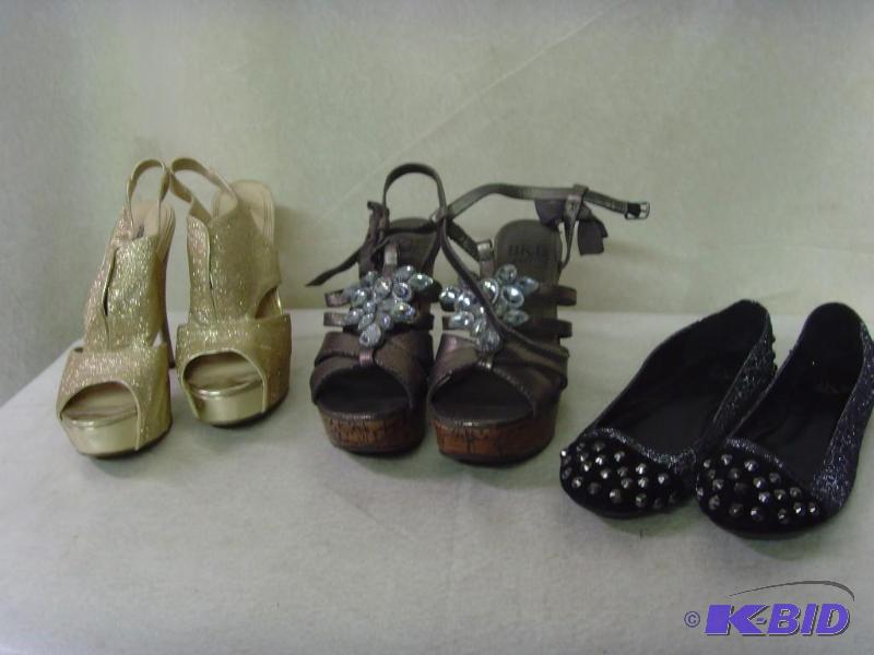 lot 6 image: Lot of 3 Size 8 Womens Shoes