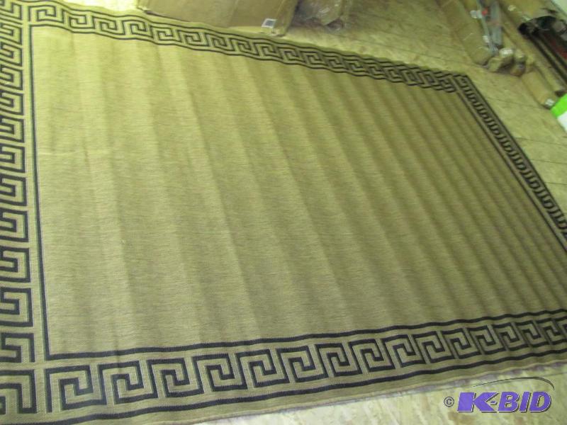 lot 3 image: Looking to add that special touch to your dec...