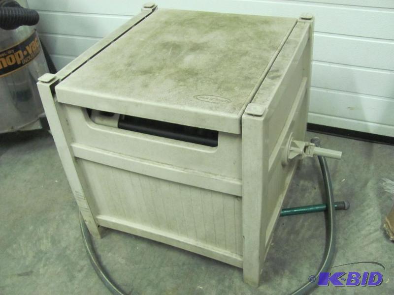 lot 39 image: Previously used SUNCAST Enclosed Hose Reel wi...