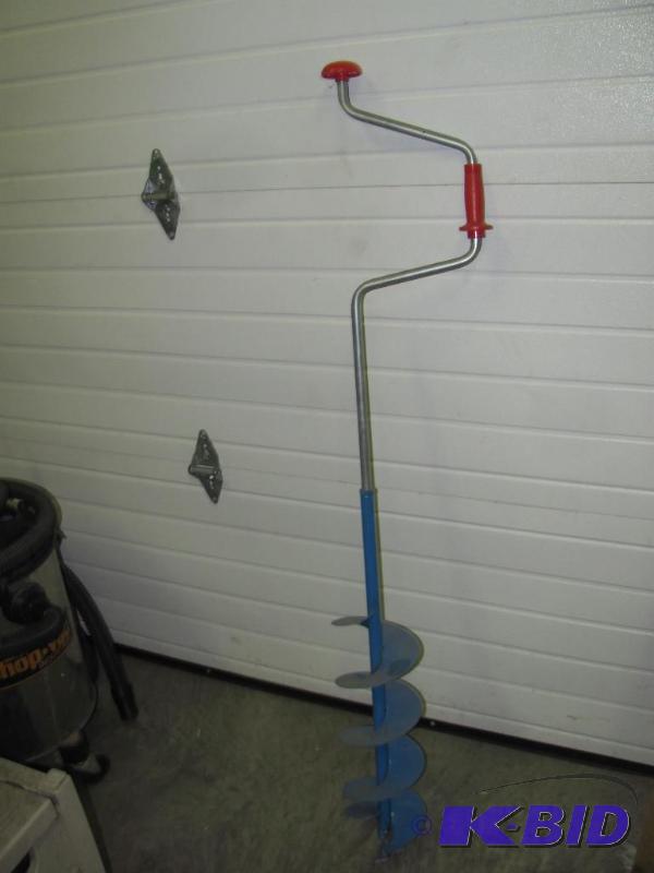 lot 64 image: MORA SWEDEN 7" Ice Auger. Blades look to...