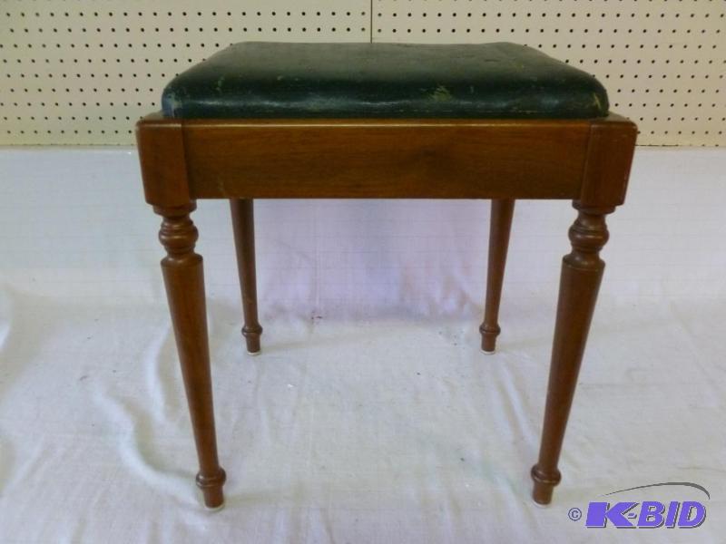 lot 118 image: Vintage piano stool, top cushion has a small ...