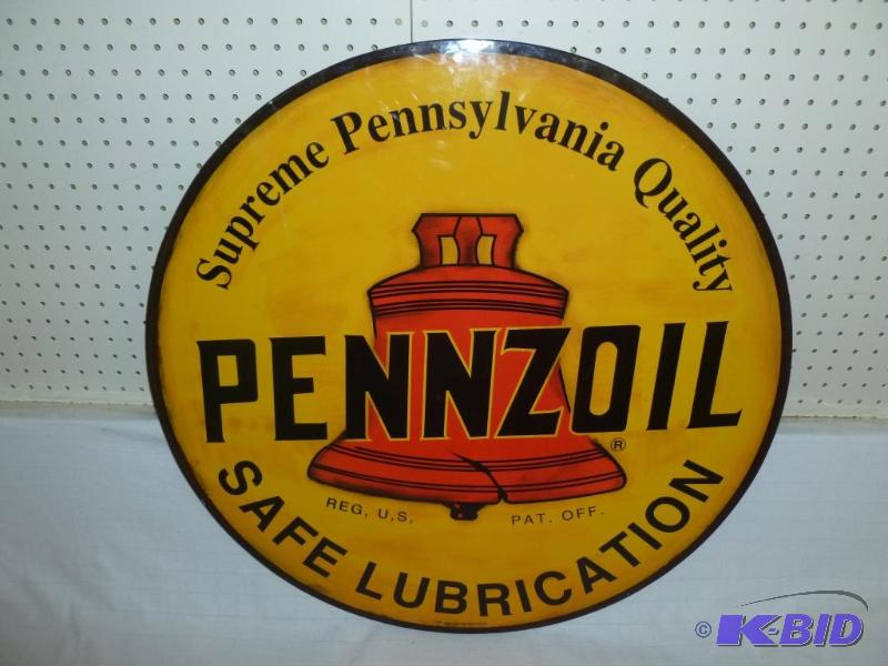 lot 2 image: Large Collectible Pennzoil Heavy Gage Metal O...