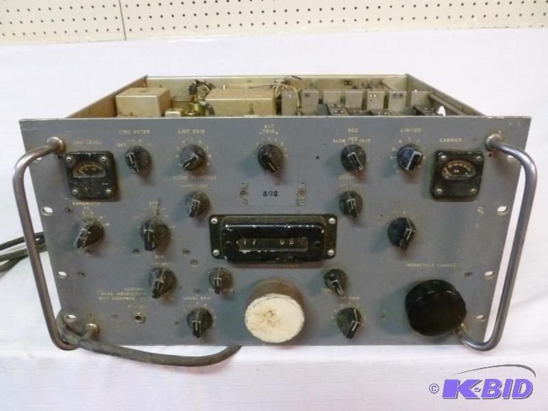 lot 20 image: Large Vintage Collins Radio Company Cedar Rap...