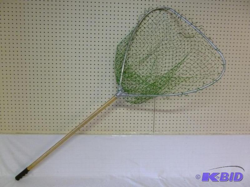 lot 231 image: Large aluminum shaft fishing landing net that...