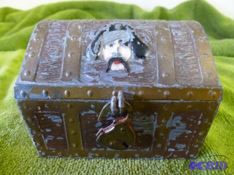 lot 241 image: Vintage E.J Kahn Chicago, Illinois metal trea...