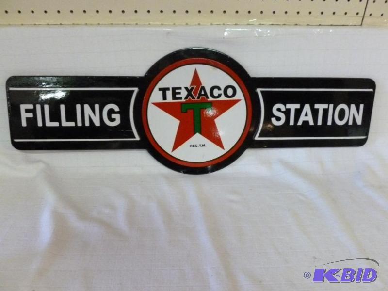 lot 29 image: Collectible Texaco Filling Station heavy gage...
