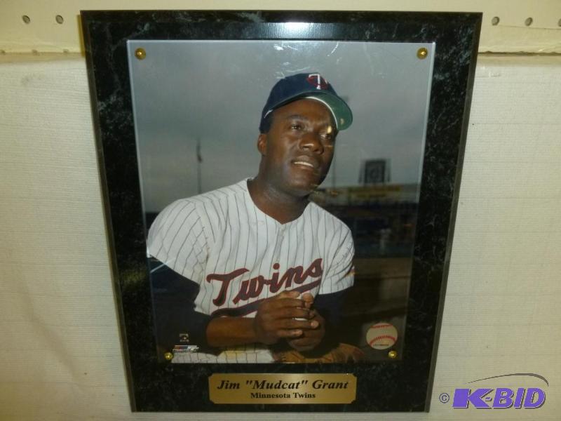 lot 47 image: Minnesota Twins Jim " Mudcat " Gran...
