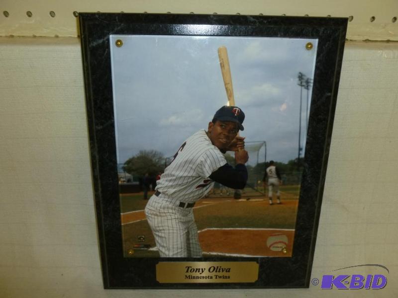 lot 48 image: Minnesota Twins Tony Oliva&nbspwooden wall p...