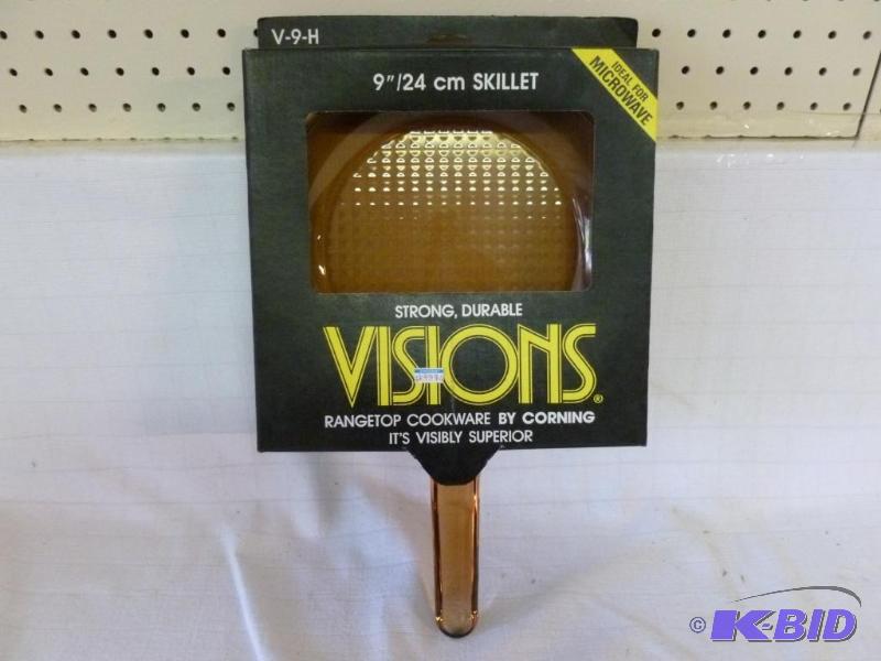 lot 76 image: Visions 9" glass skillet pan, new in the...