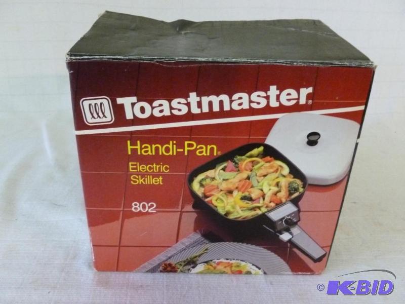lot 77 image: Toastmaster Handi-Pan electric skillet, comes...