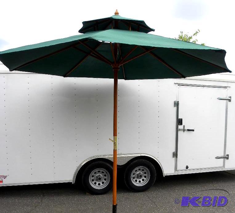 lot 54 image: 10-ft Market Umbrella, green, 1 78" dia...