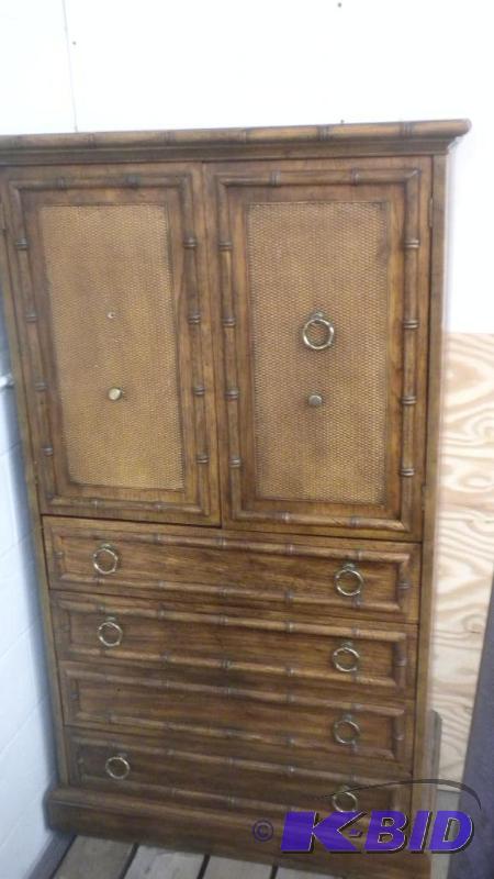 Chest of drawers