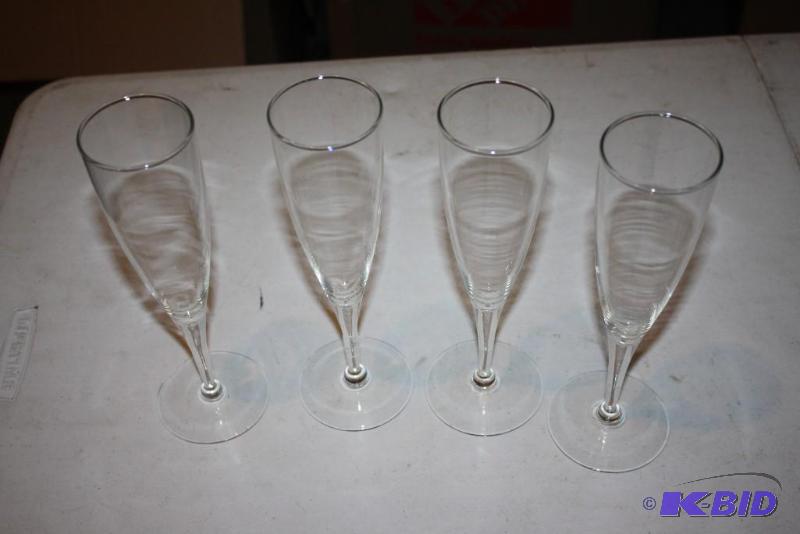 Lot of (4) Vintage Fluted Champagne Glasses...
