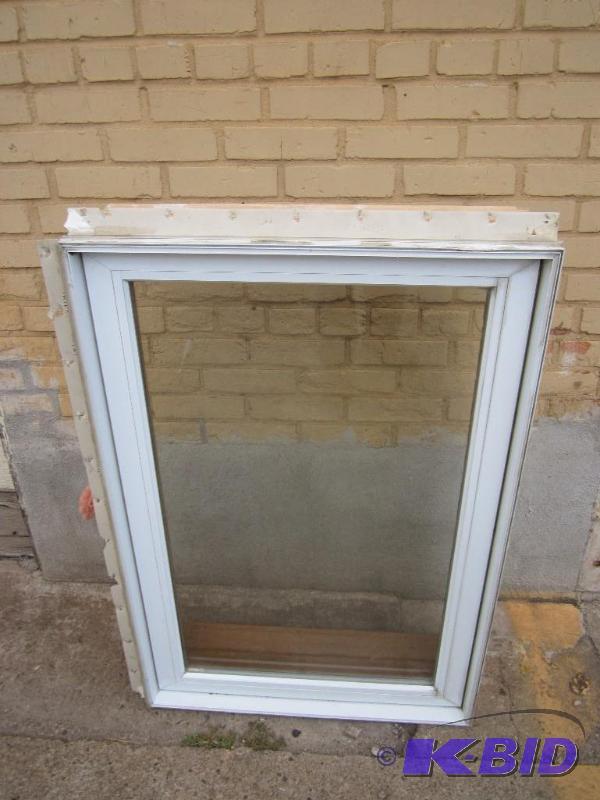 lot 11 image: 4 Windows