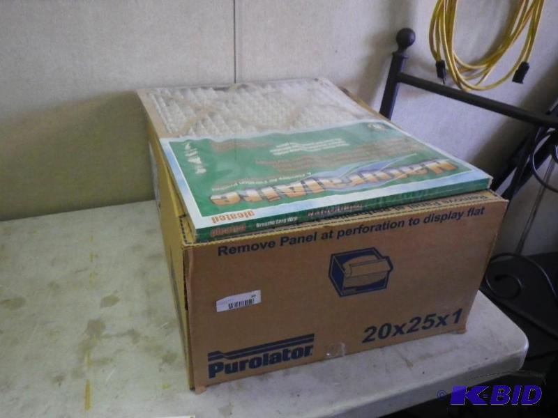 12 20x25x1 new air filters...