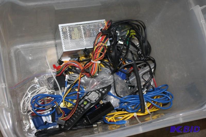 lot 23 image: Tub Lot of Miscellaneous Computer WiresPlugs...