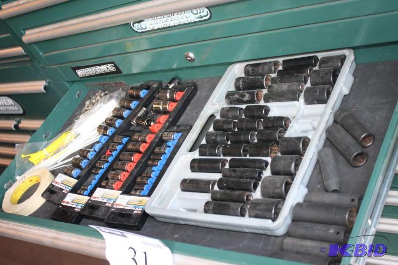 lot 31 image: Contents of Toolbox Lot - Including Heavy Dut...