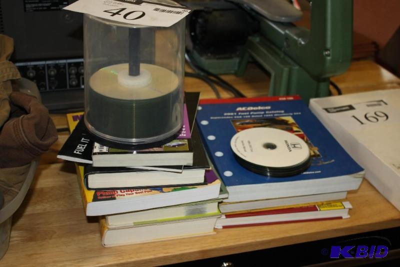 lot 40 image: Lot of Insturctional and Software CDs&nbspa...