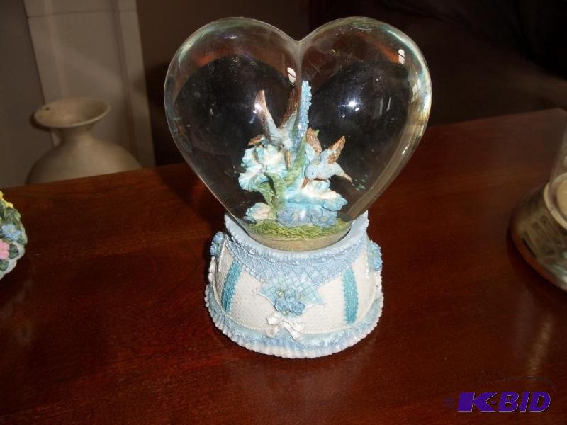 Music Box Globe Heart shape with humming bird...