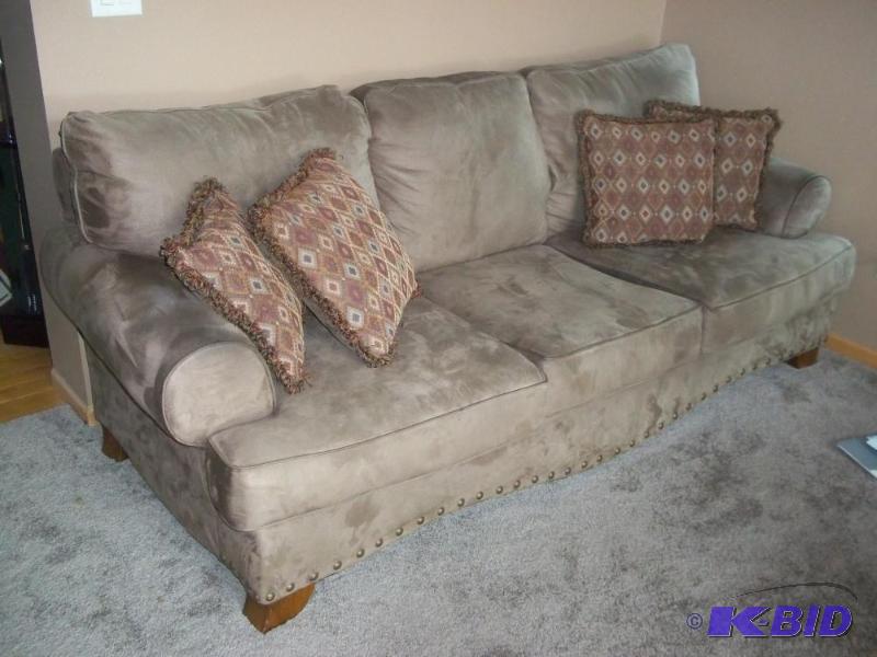 Couch with 4 Pillows...