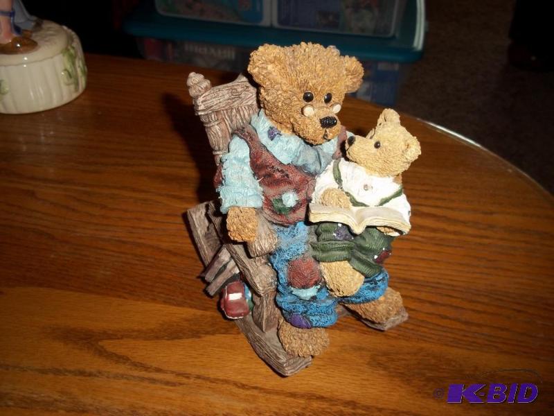 Music Box Mama Bear and Baby Bear...
