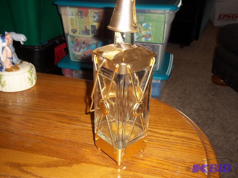 Music Box Decatur Lantern with cap...