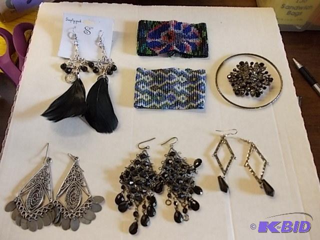 Lot Of Assorted Jewelry 4-Pair Pierced Earri...