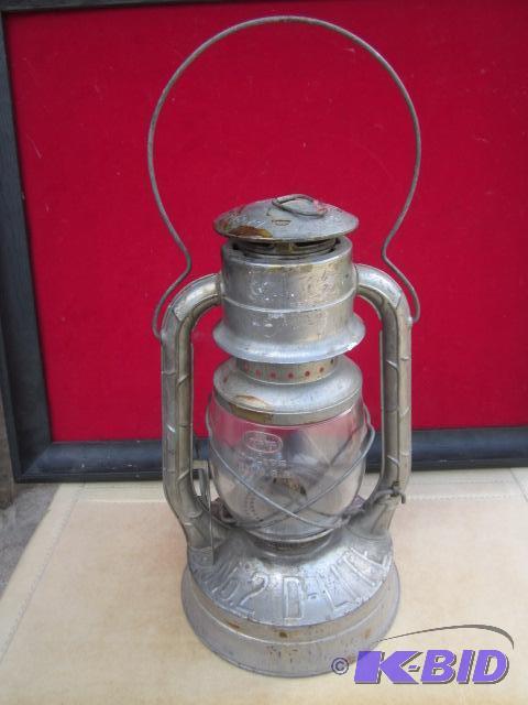 18 inch antique Dietz No. 2D-lite metal oil l...