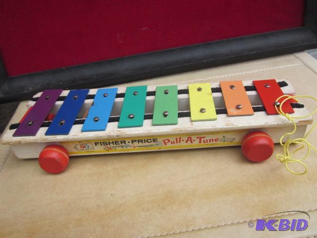 1964 wood and metal Fisher Price Pull.A.Tune ...
