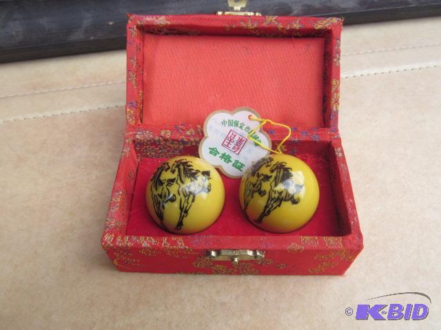 Pair of vintage relaxation Chinese balls, Sho...