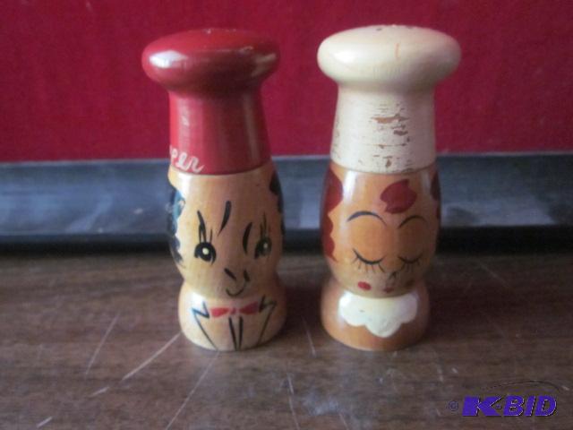 Pair of Salty and Pepper 4 inch wood salt and...
