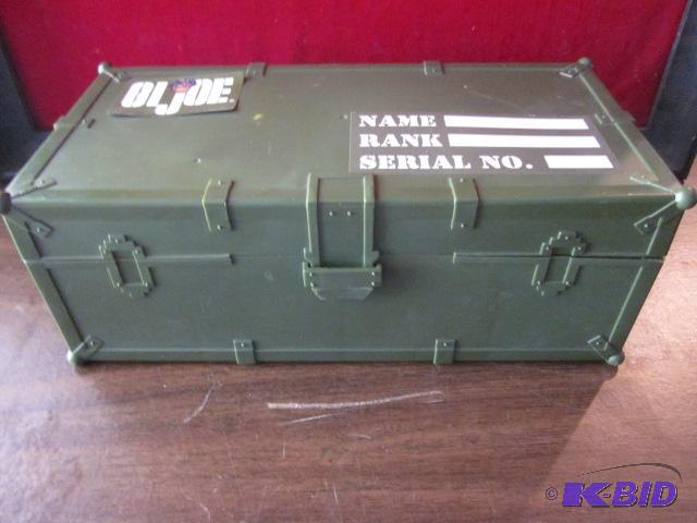 Vintage 1990s GI Joe box with (3) figures an...