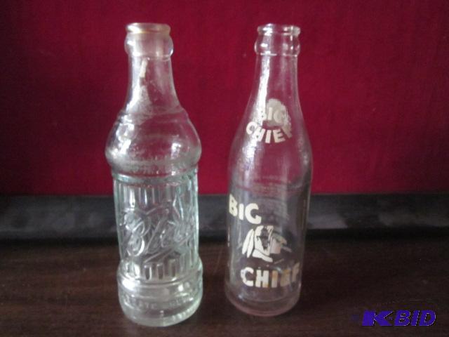 Pair of old bottles, including Blatz and Big ...