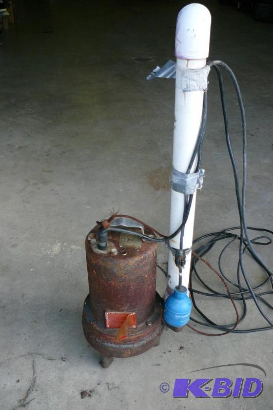Large sump pump with float switch Works...