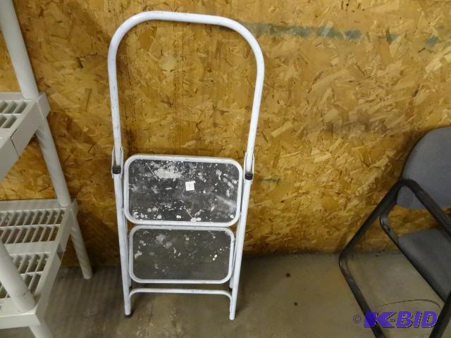 lot 16 image: Fold Up 2 Step Stool...