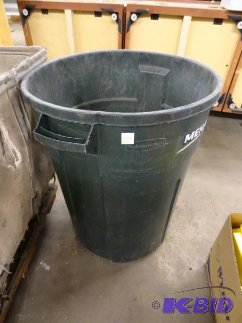 lot 160 image: Rubbermaid Garbage Can...