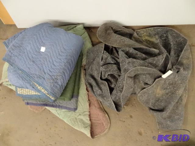 lot 166 image: 4 Moving Blankets...