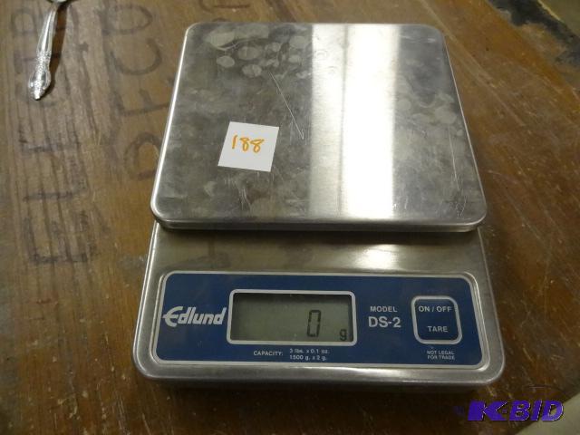 lot 188 image: Edlund Scale. 3 lbs. 1500 Grams Max. Works. D...