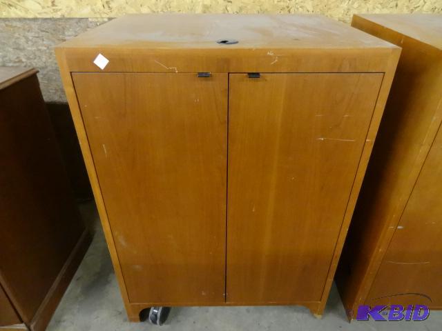 lot 41 image: Laminate AV Cabinet on Wheels. 36 x 30 x 50 O...