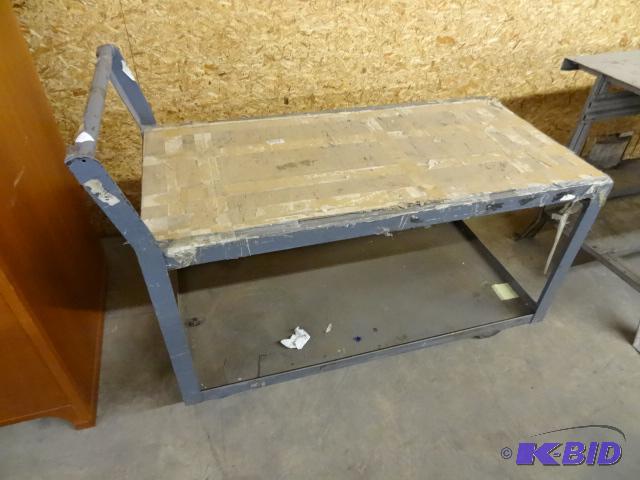lot 43 image: Metal Shop Cart 24 x 48 x 39...