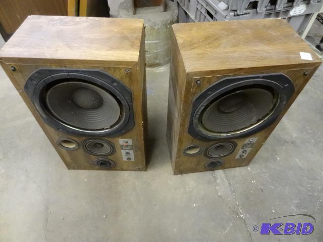lot 97 image: Sound Research Model 1200-G Stereo Speakers. ...