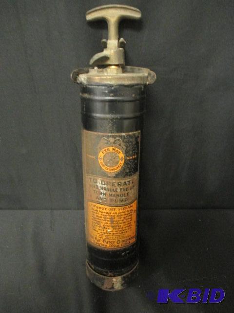 lot 00083 image: Vintage Fyr Man Fire Extinguisher