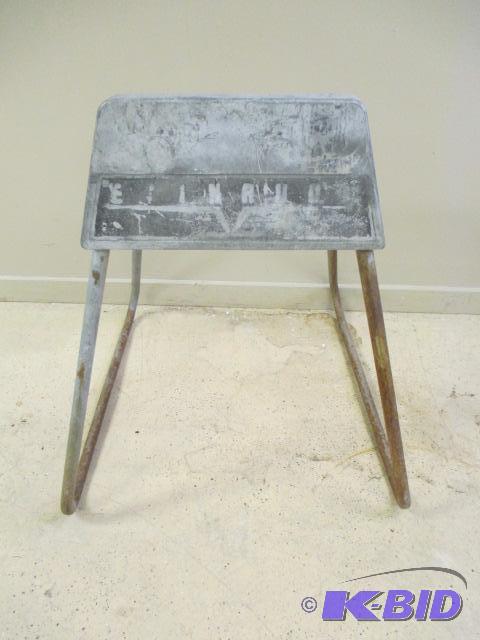 lot 00092 image: Vintage Evinrude Boat Motor Stand