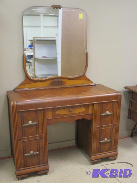 lot 41 image: Art Deco Style Vanity and Mirror Chest Desk
