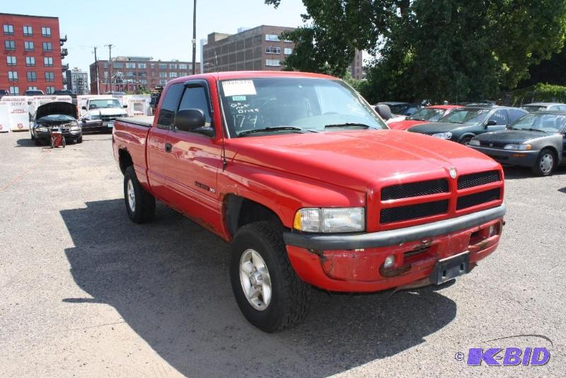 lot 10 image: 1998 DODGE RAM VIN 3B7HF13Z1WG226392, Miles ...
