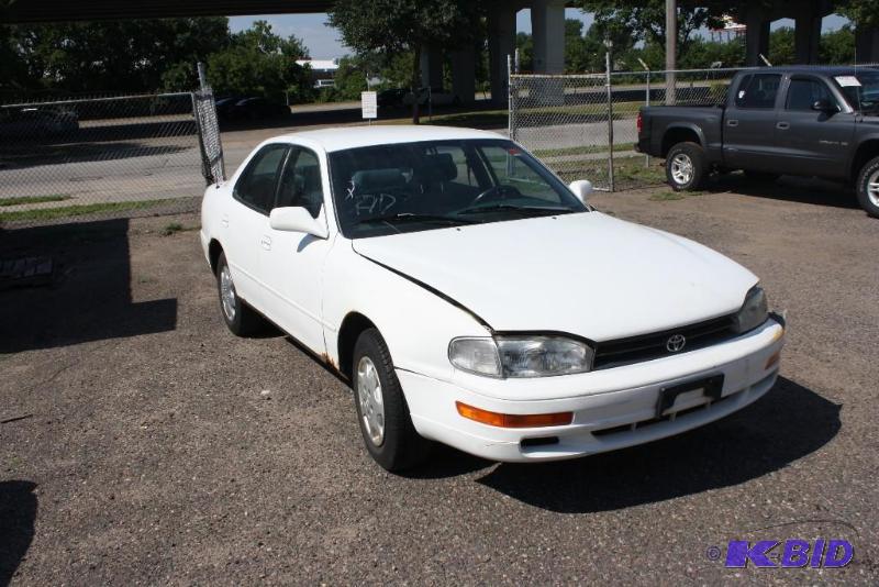 lot 14 image: 1992 TOYOTA CAMRY VIN 4T1SK12E9NU019403, Mil...