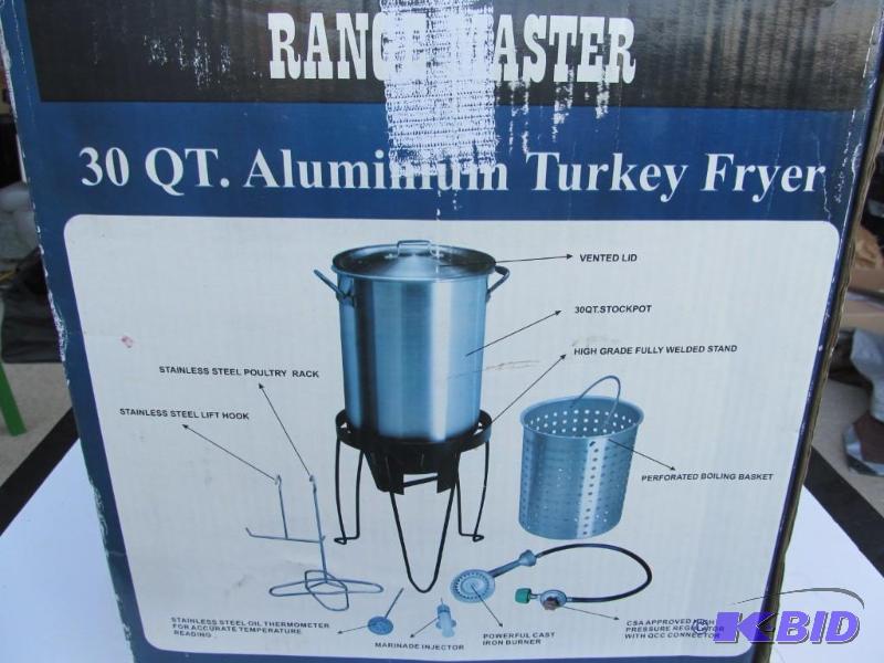 30 Qt.Aluminum Turkey Fryer   Brand new in B...